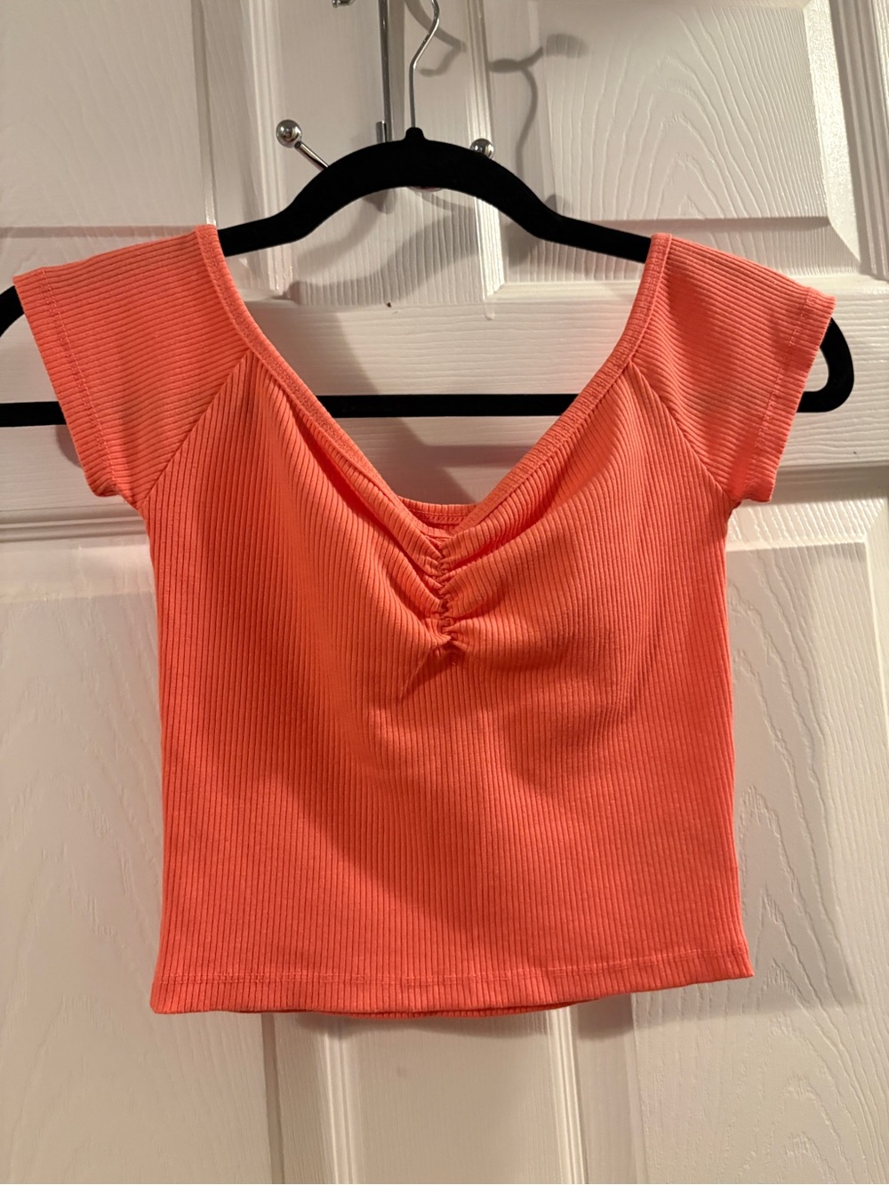 American Eagle Outfitters Coral Ribbed Ruched V-Neck Crop Top